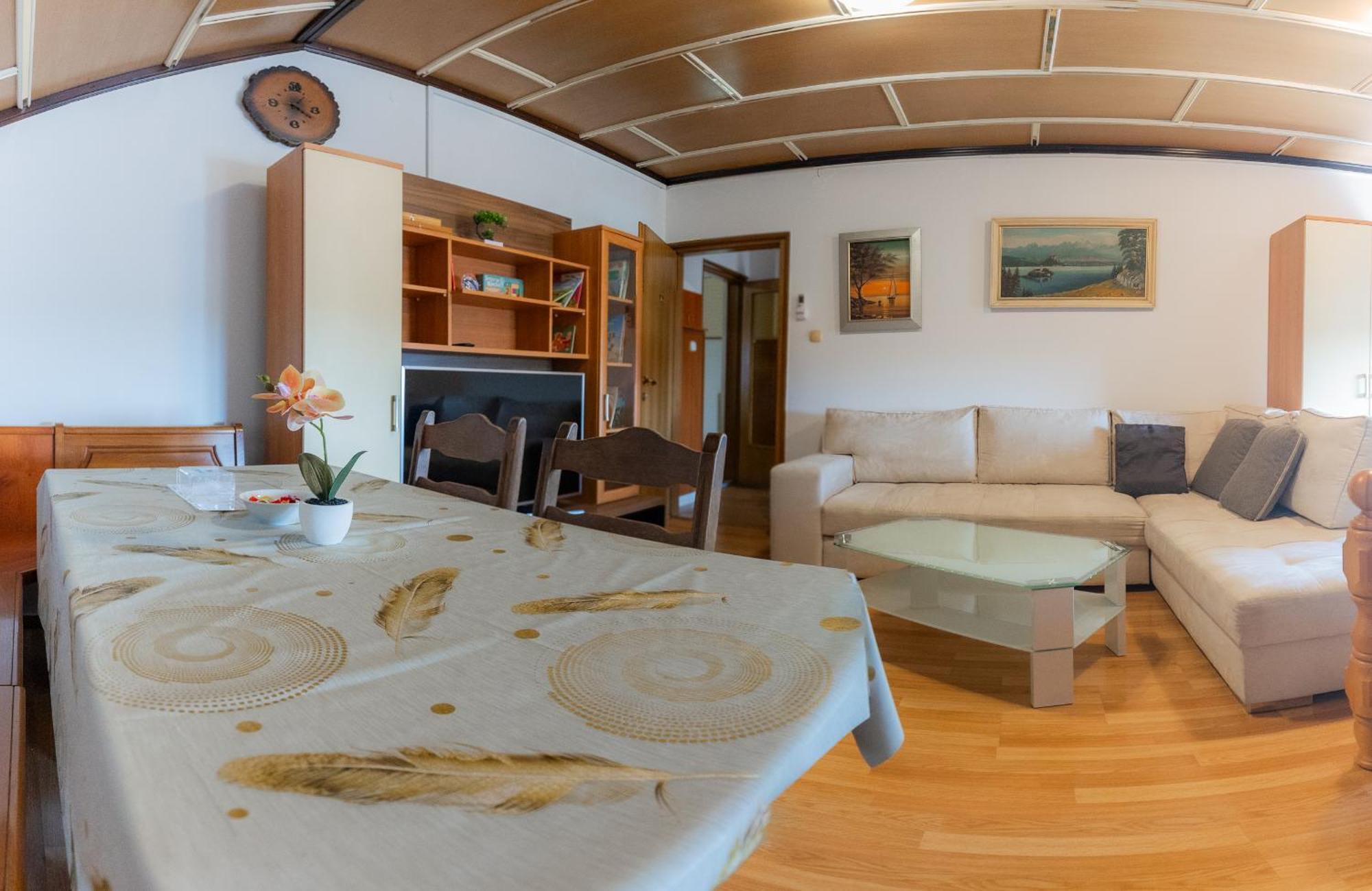 Rooms Kozarje Lublana Zewnętrze zdjęcie
